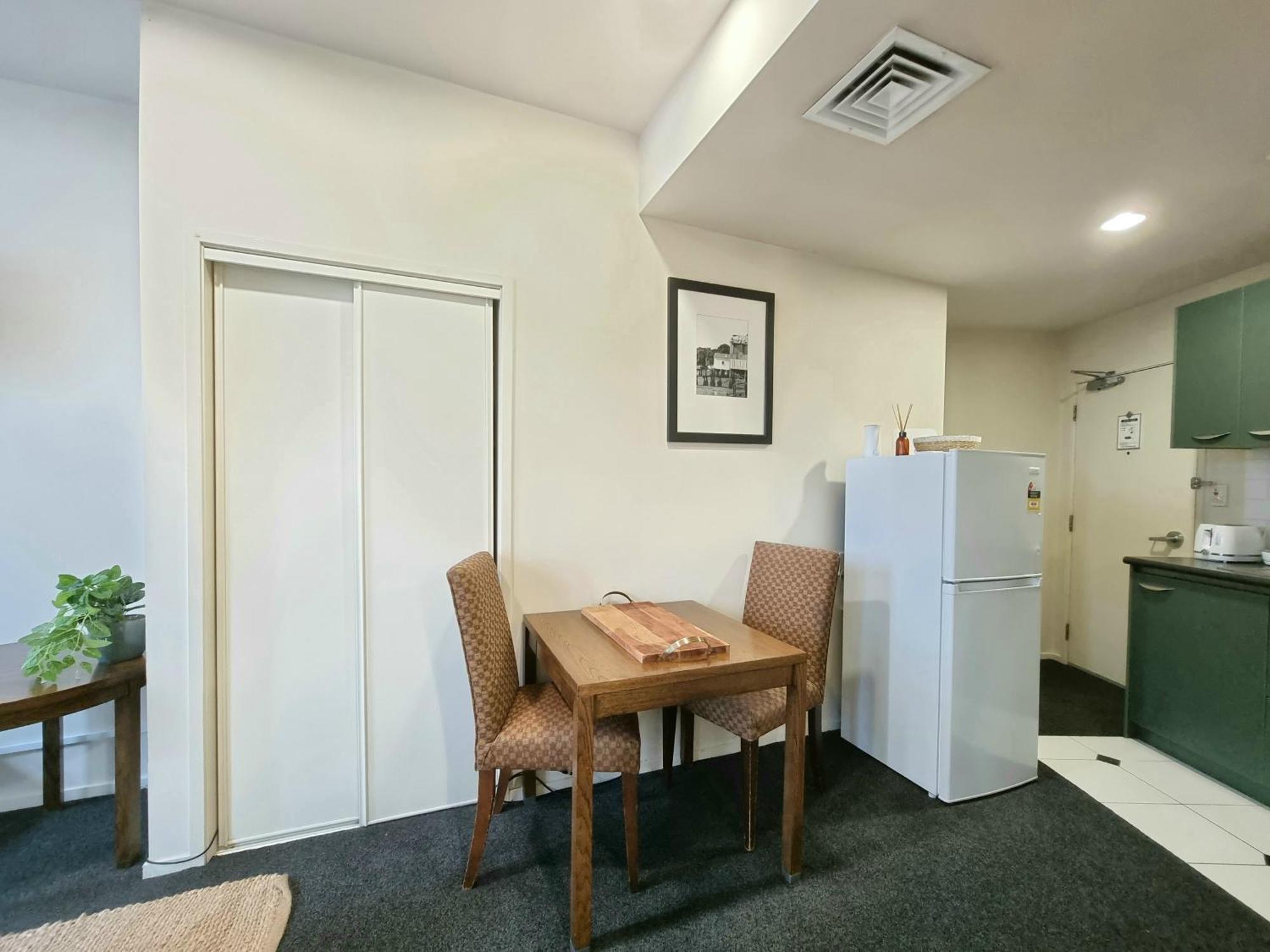 Urban Deco Apartment On Queen Street Auckland Camera foto