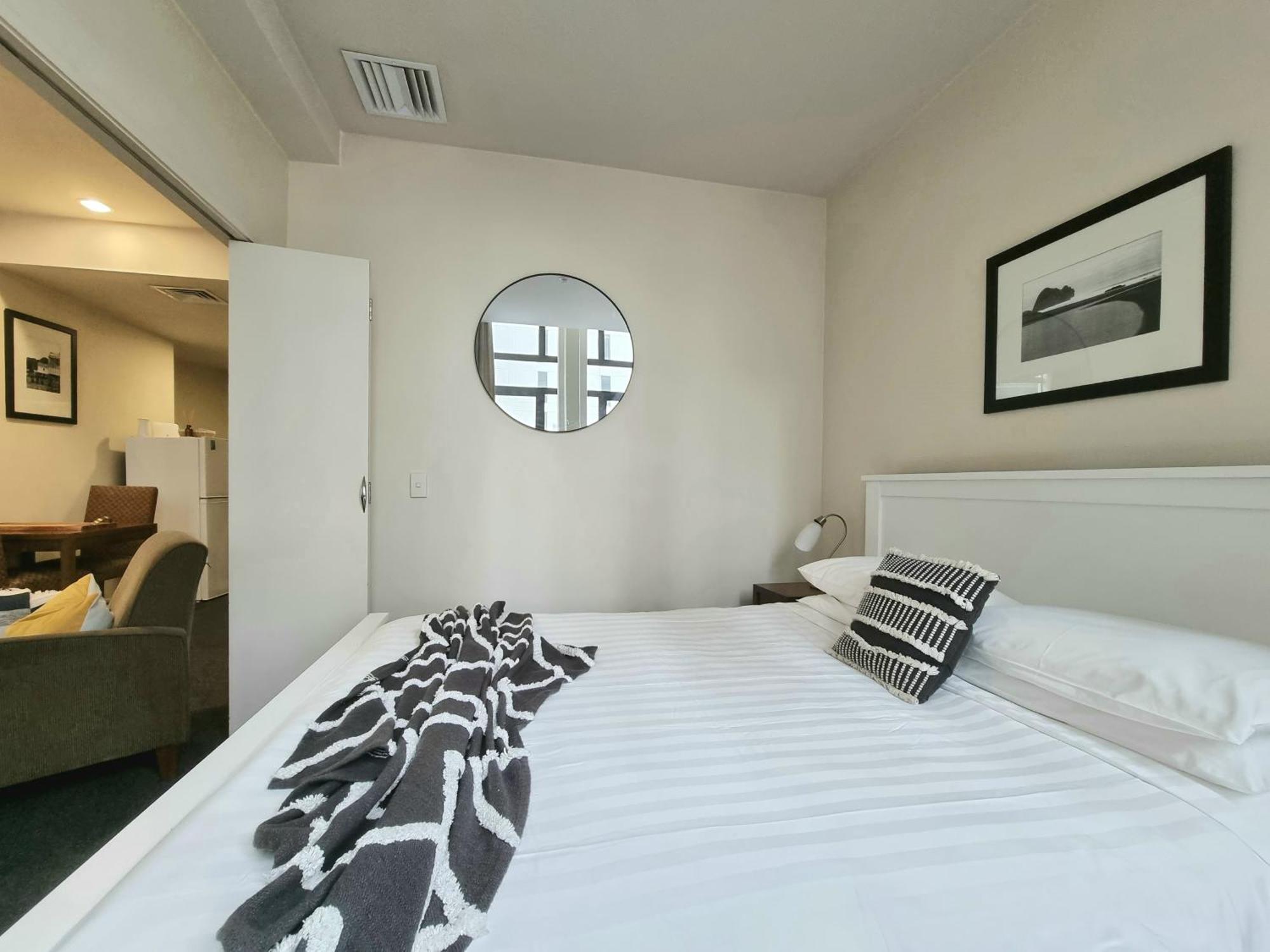 Urban Deco Apartment On Queen Street Auckland Camera foto